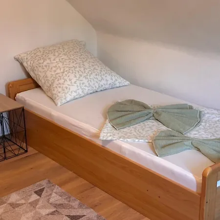 Haus Sissi Apartamento *
